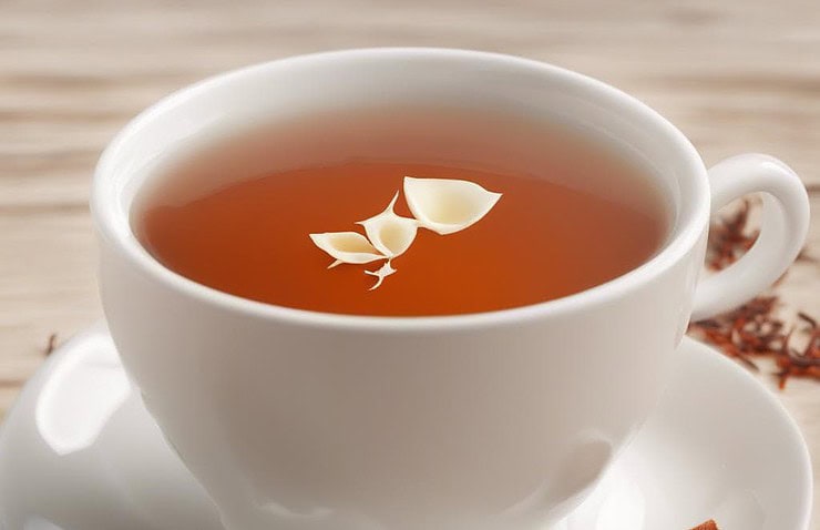 Cremiger Genuss: Rooibos-Vanille-Tee mit Milch