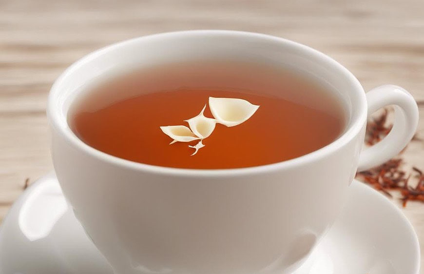 Cremiger Genuss: Rooibos-Vanille-Tee mit Milch