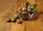 MINOTAUR Ganze Muskatnüsse, 500g, 100-130 Stück