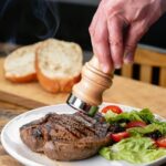 Schwarzer Pfeffer ganze Körner, 550g, vielseitig, handabgefüllt